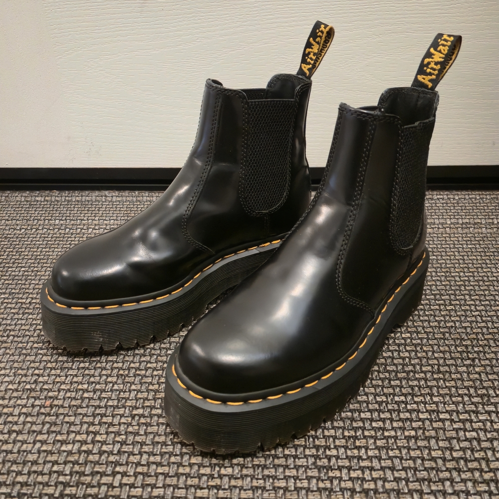 Dr. Martens  2976 Smooth Leather Platform Chelsea Boots